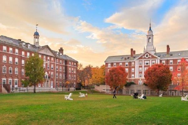 ¿Cómo estudiar becado en Harvard?